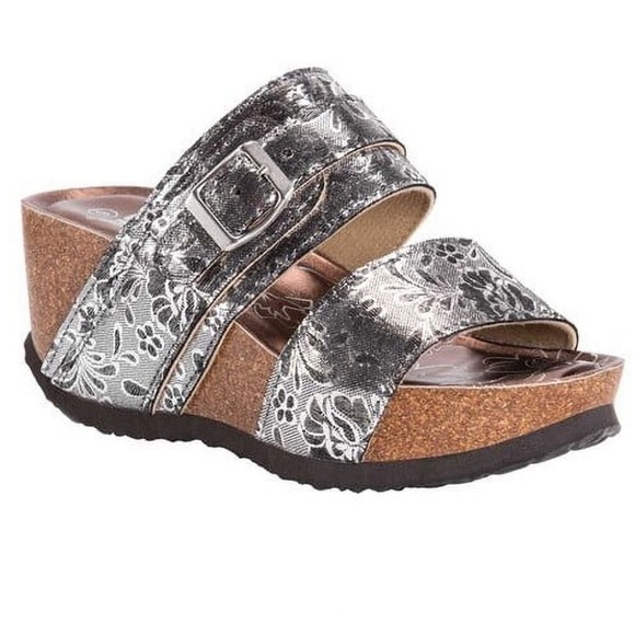 MUK LUKS Metallic Silver Emery Sandal - Picture 1 of 9